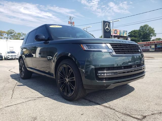 Used 2025 Land Rover Range Rover SE AWD/4WD image 4