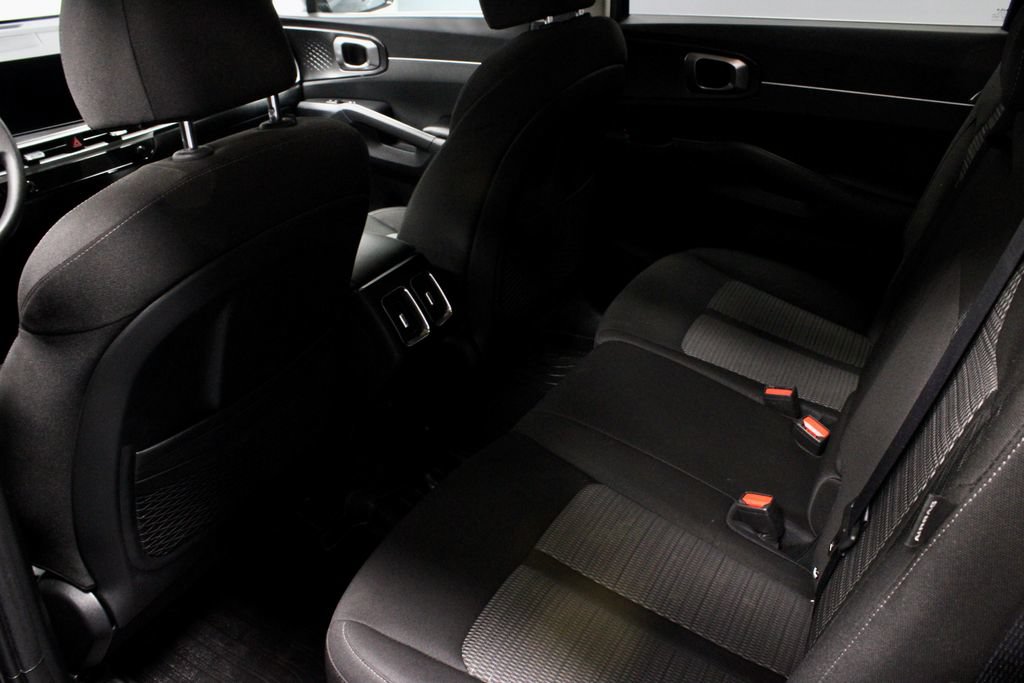 Used 2025 Kia Sorento LX FWD image 20