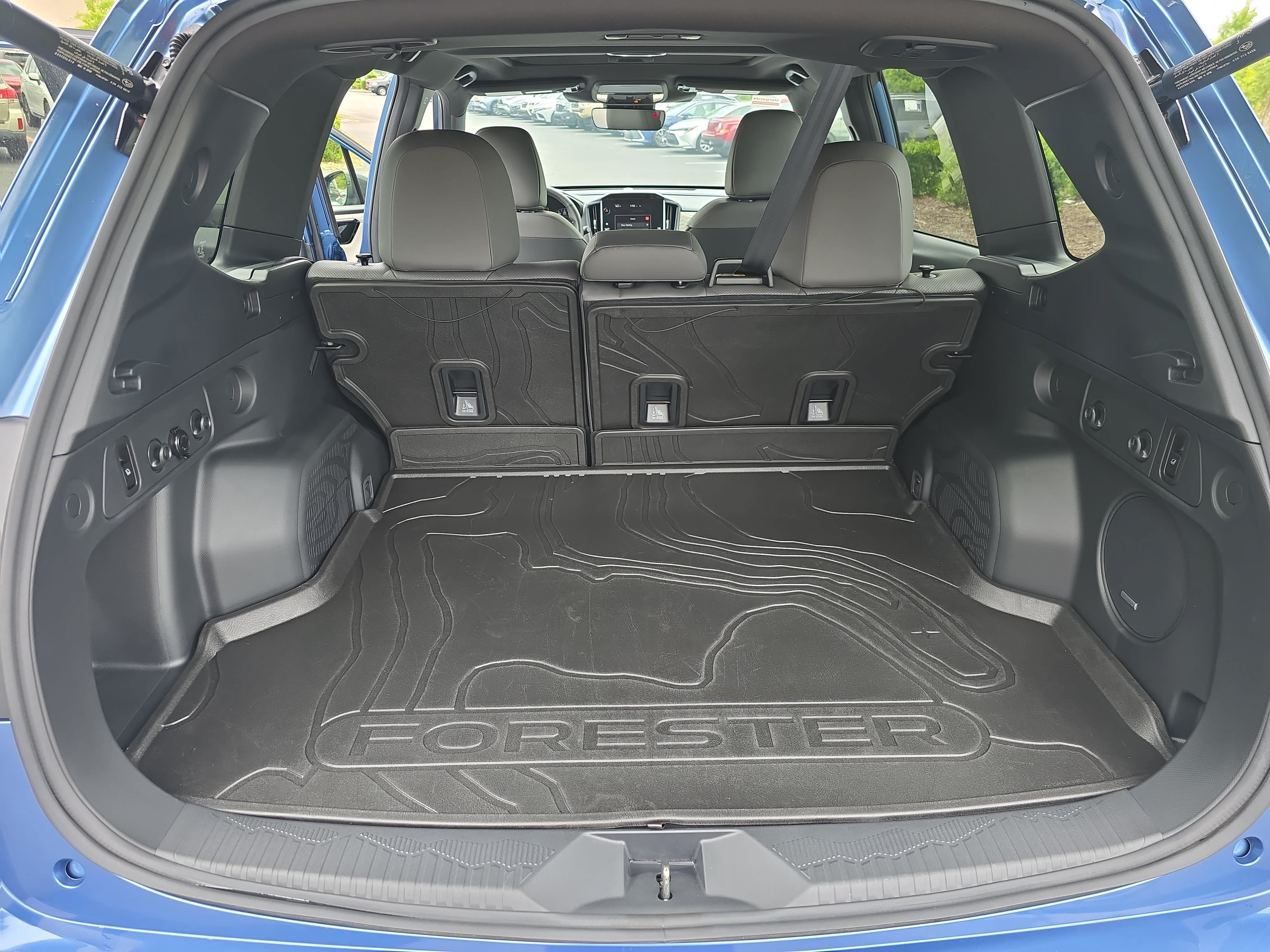 Used 2025 Subaru Forester Limited AWD/4WD image 12