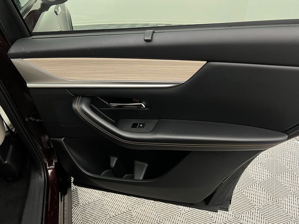 Used 2024 MAZDA CX-90 Plug-In Hybrid w/ Premium Pkg image 27