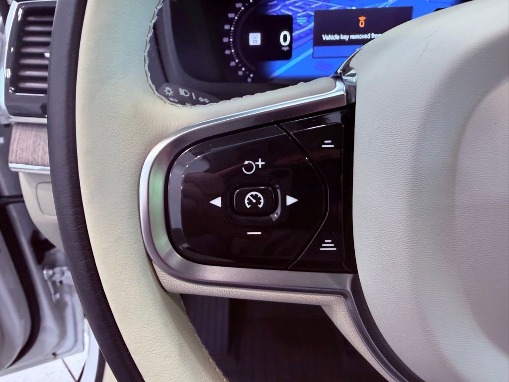 Used 2024 Volvo XC90 T8 Ultimate w/ Lounge Package AWD/4WD image 25