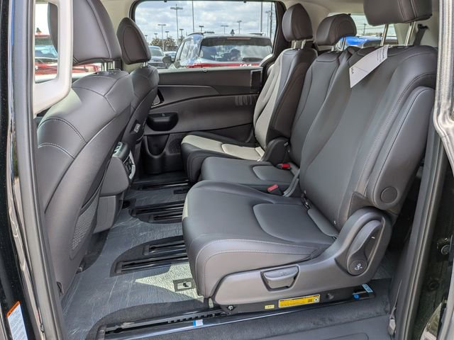 New 2026 Kia Carnival SX w/ SX Dark Edition Package FWD image 21