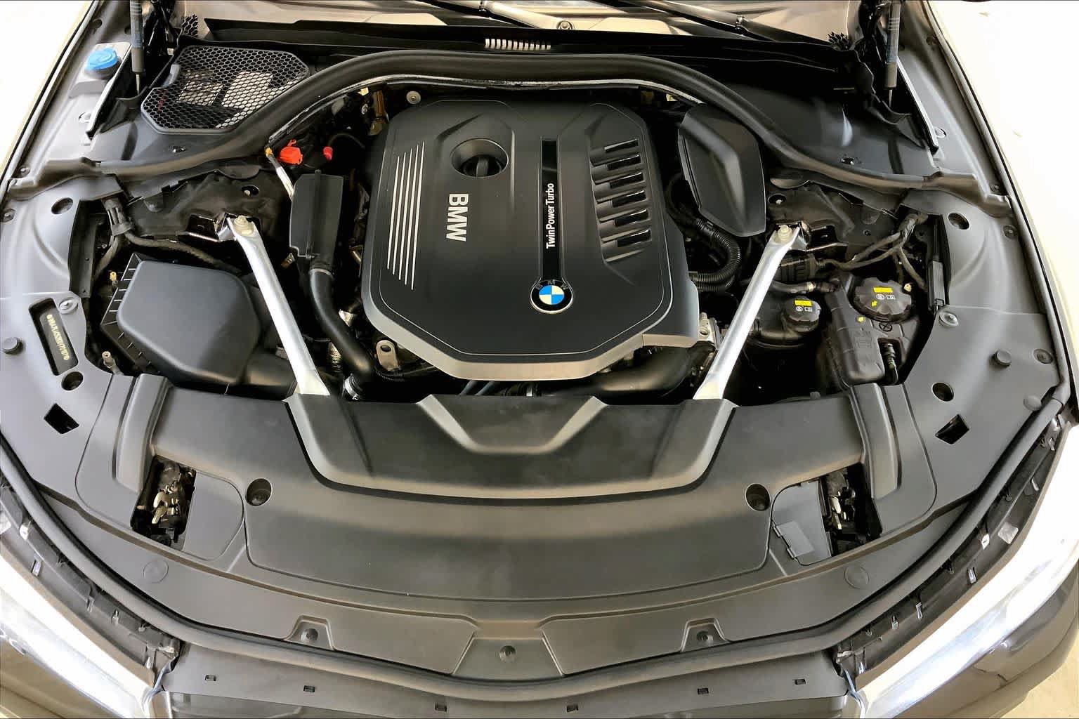 Used 2019 BMW 740i xDrive w/ M Sport Package AWD/4WD image 30
