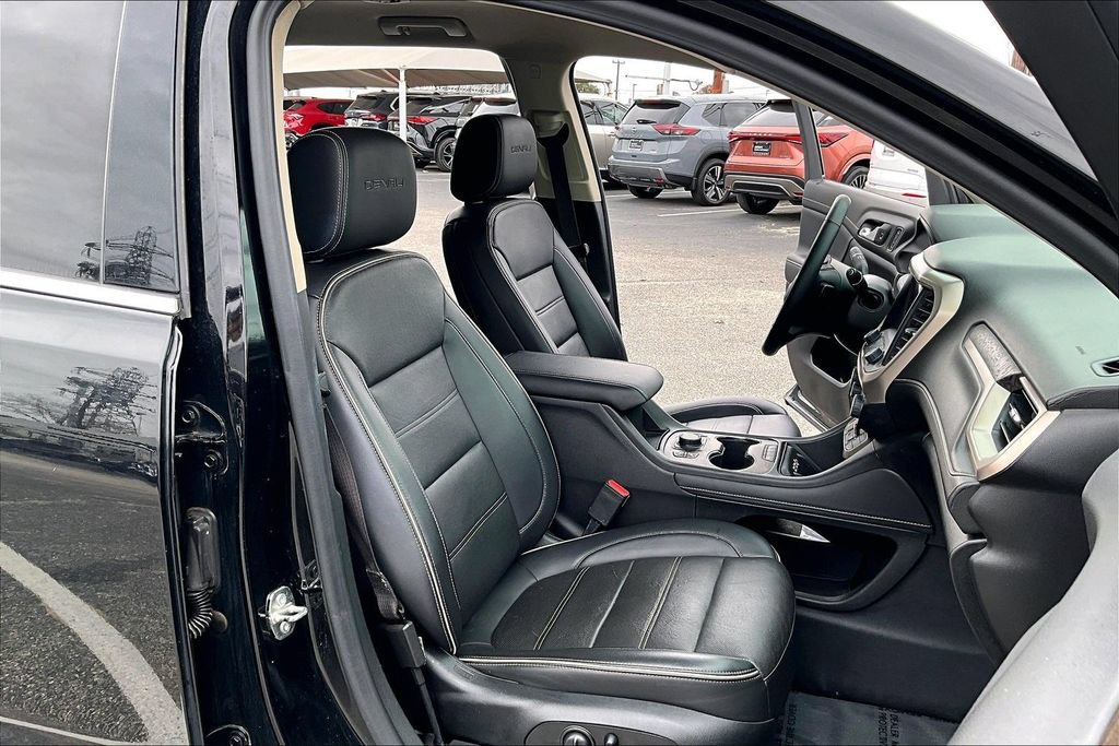 Used 2023 GMC Acadia Denali FWD image 10