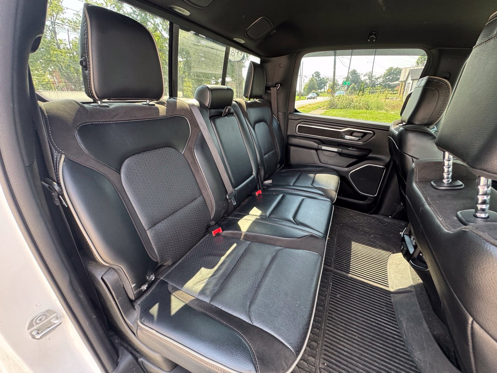 Used 2023 RAM 1500 Laramie AWD/4WD image 28