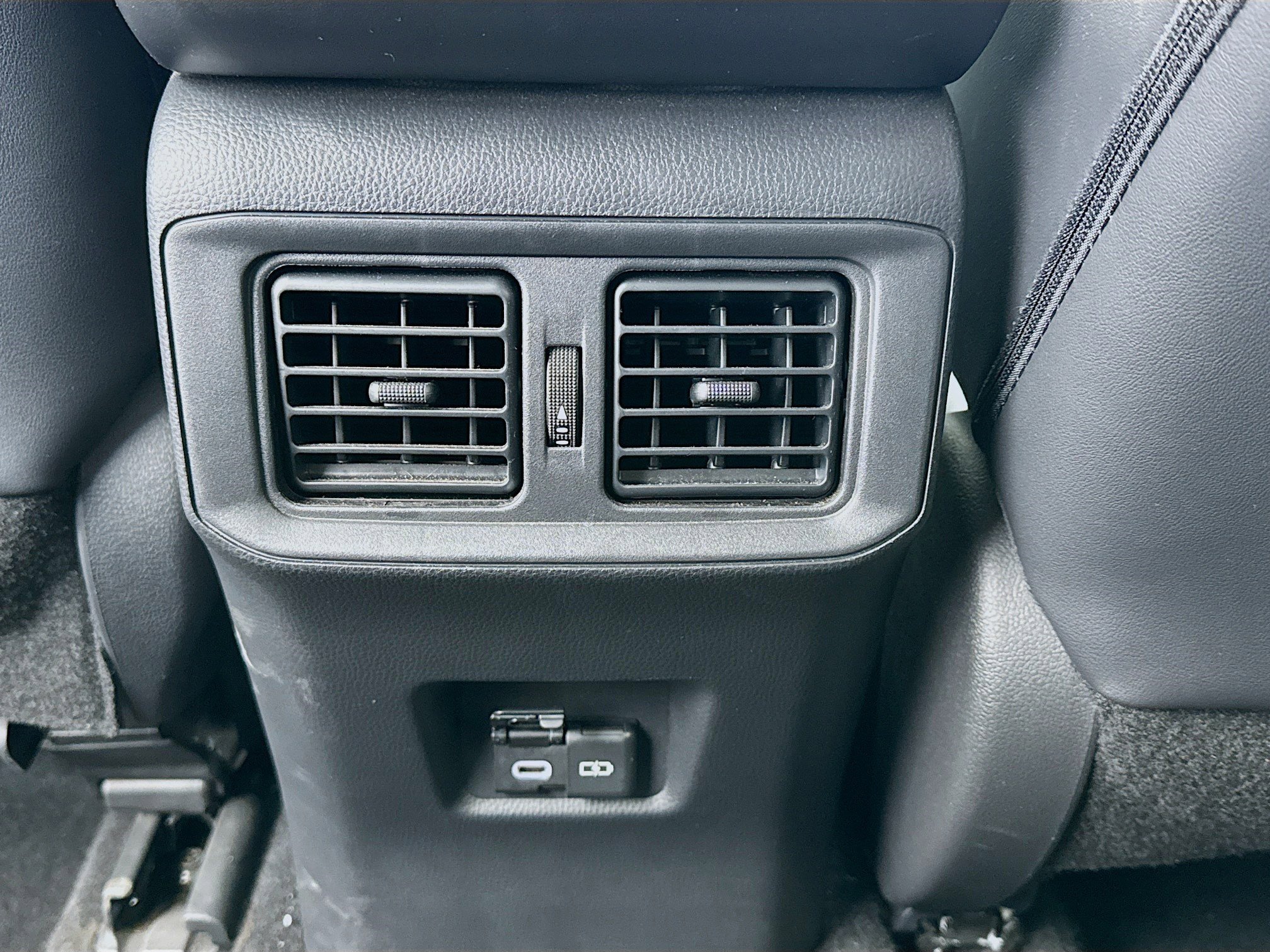 Used 2024 Toyota RAV4 XLE Premium image 17