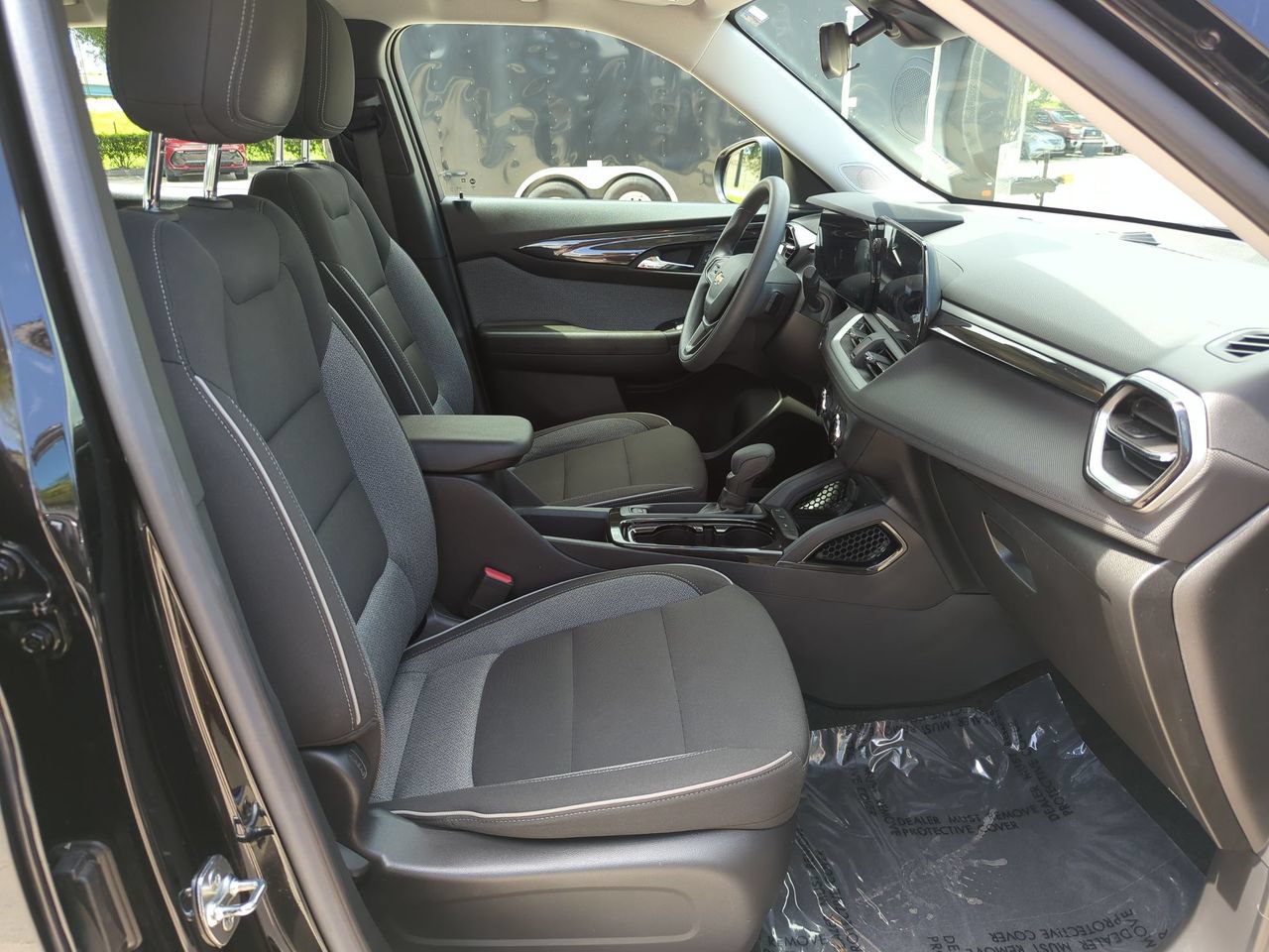 Used 2024 Chevrolet TrailBlazer LS w/ LS Confidence Package FWD image 24