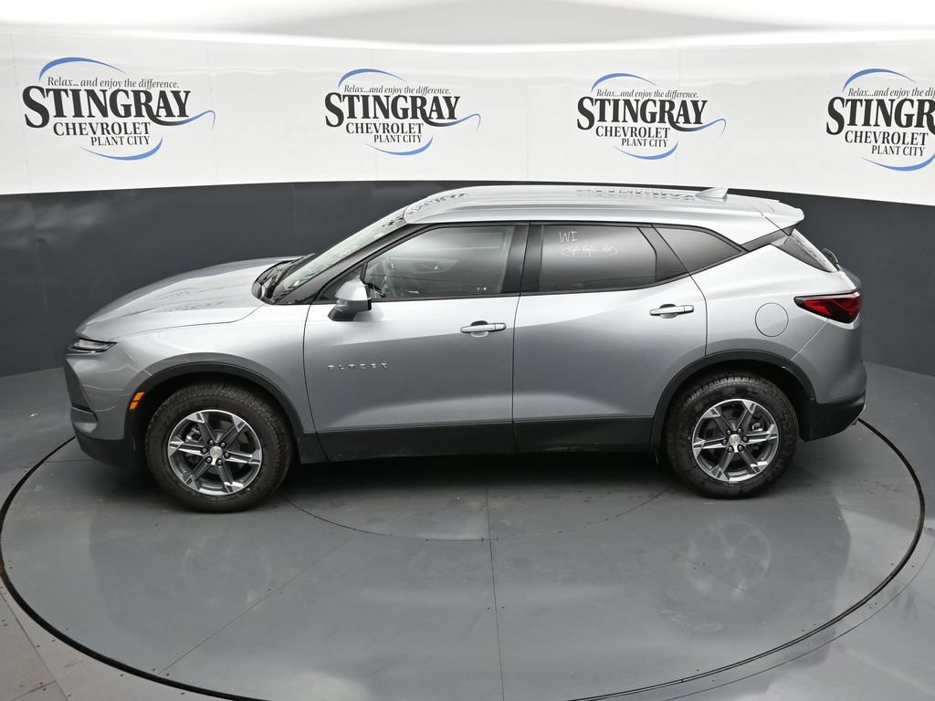 Used 2025 Chevrolet Blazer LT FWD image 21