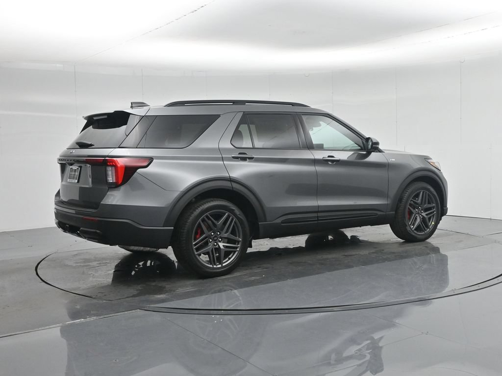 New 2026 Ford Explorer ST-Line w/ ST-Line Street Pack RWD image 32