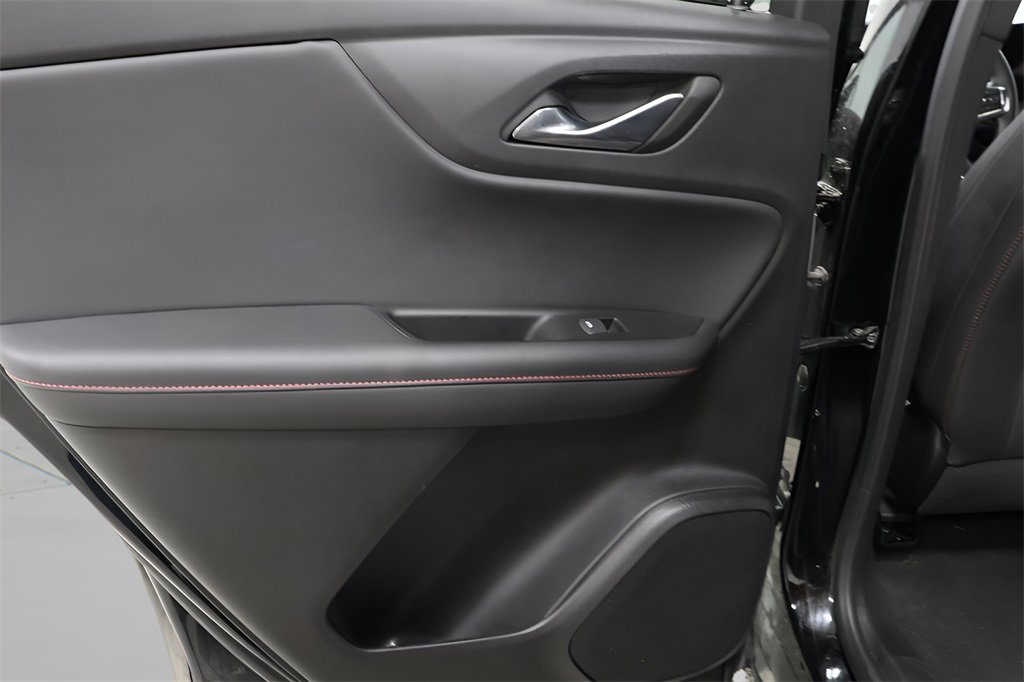Used 2025 Chevrolet Blazer RS image 23