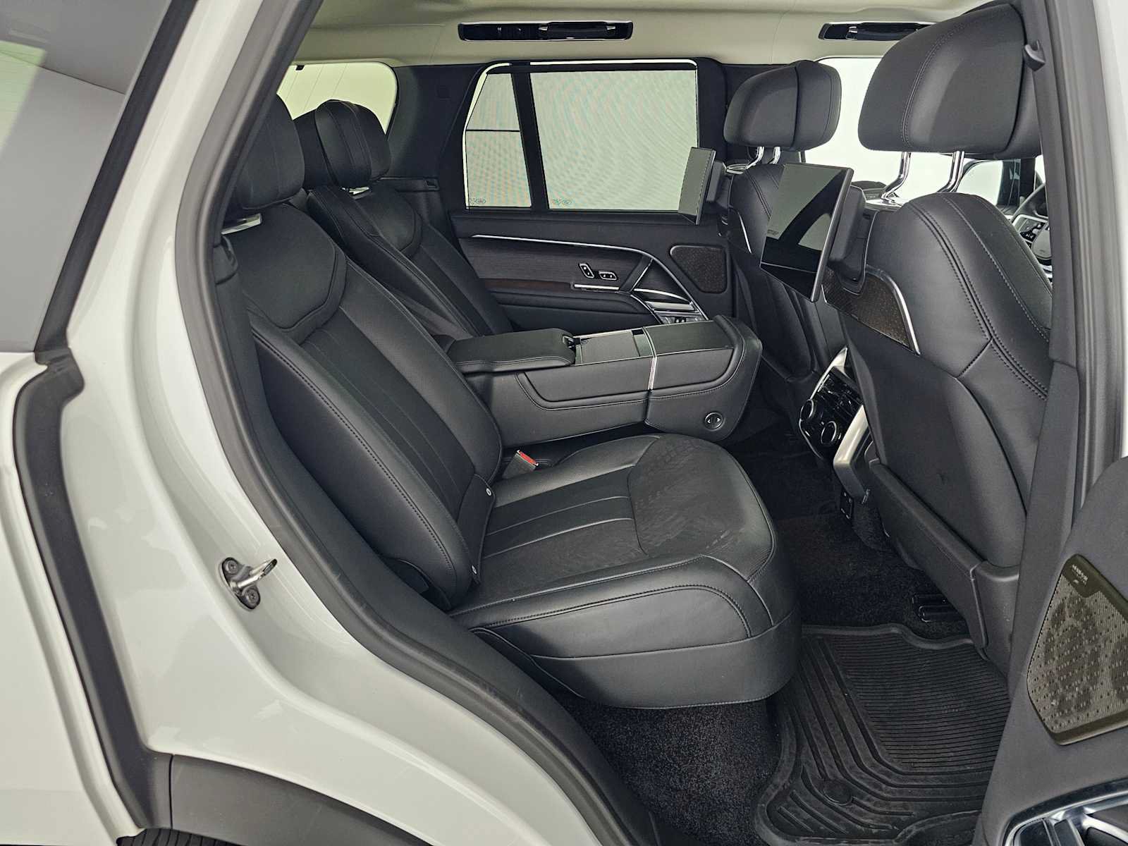 Used 2024 Land Rover Range Rover Autobiography AWD/4WD image 12