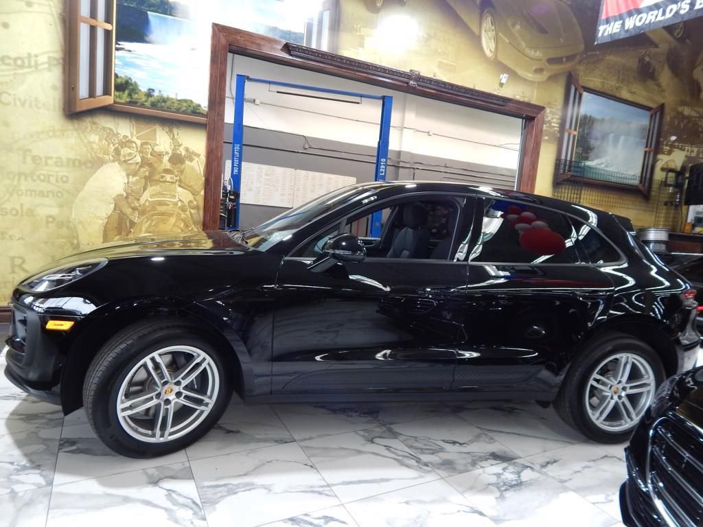 Used 2022 Porsche Macan image 9