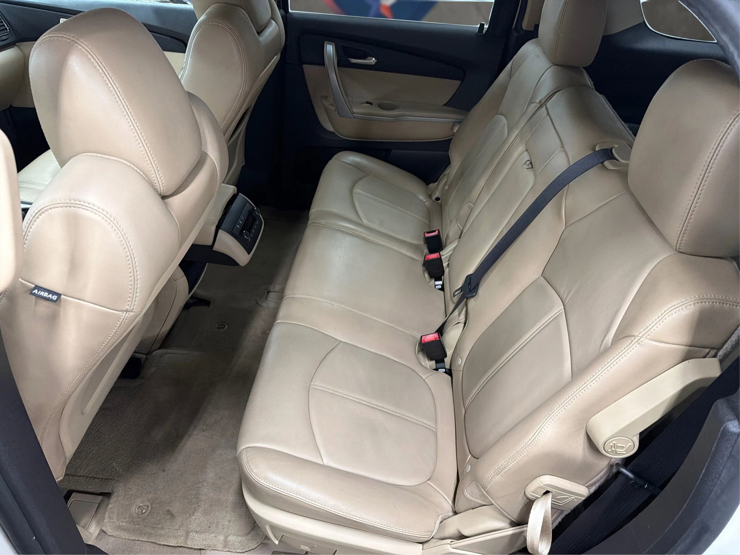 Used 2011 GMC Acadia SLT FWD image 30