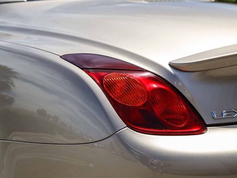 Used 2005 Lexus SC 430 Convertible w/ Preferred Accessory Pkg RWD image 12