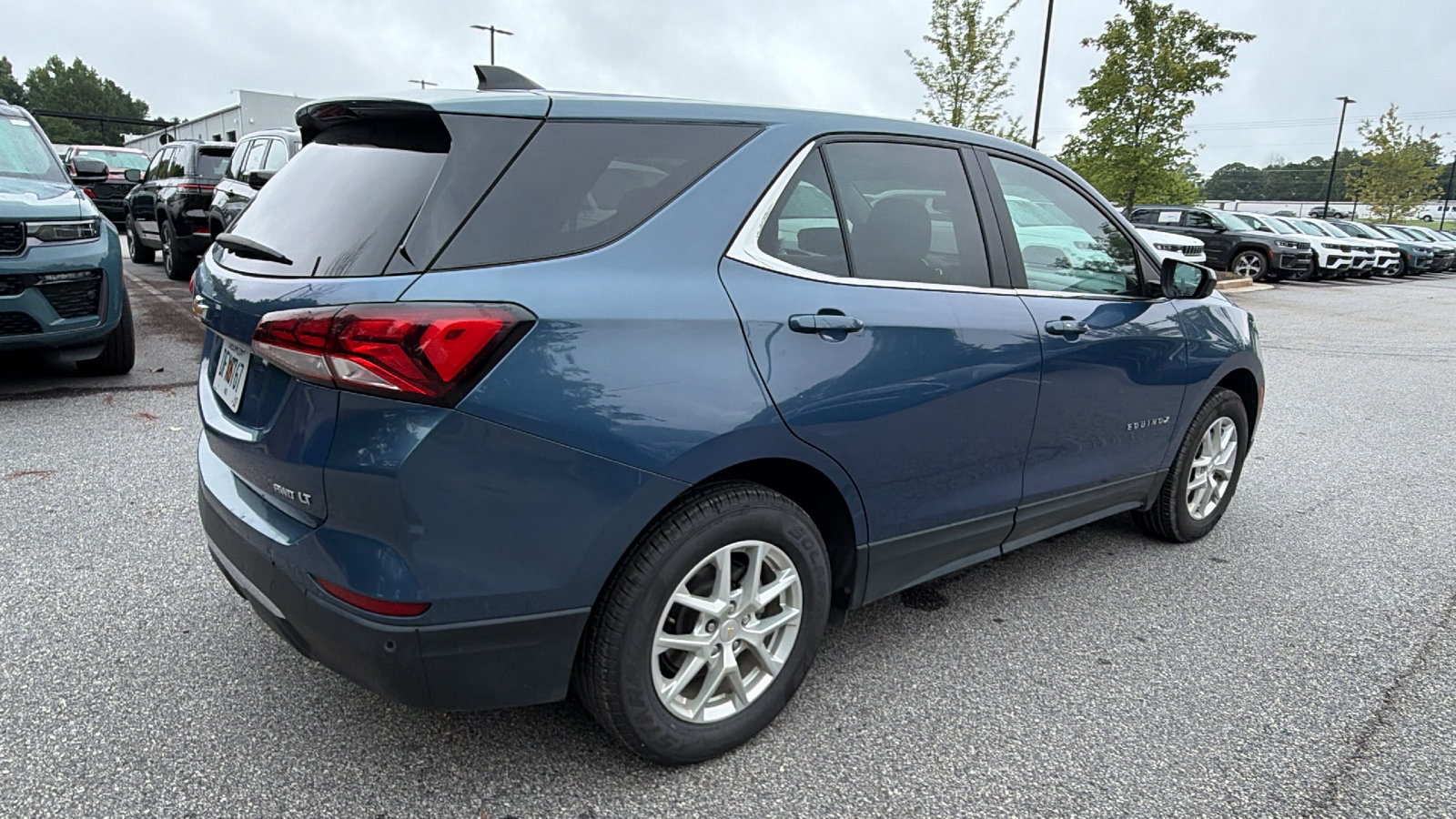 Used 2024 Chevrolet Equinox LT AWD/4WD image 8