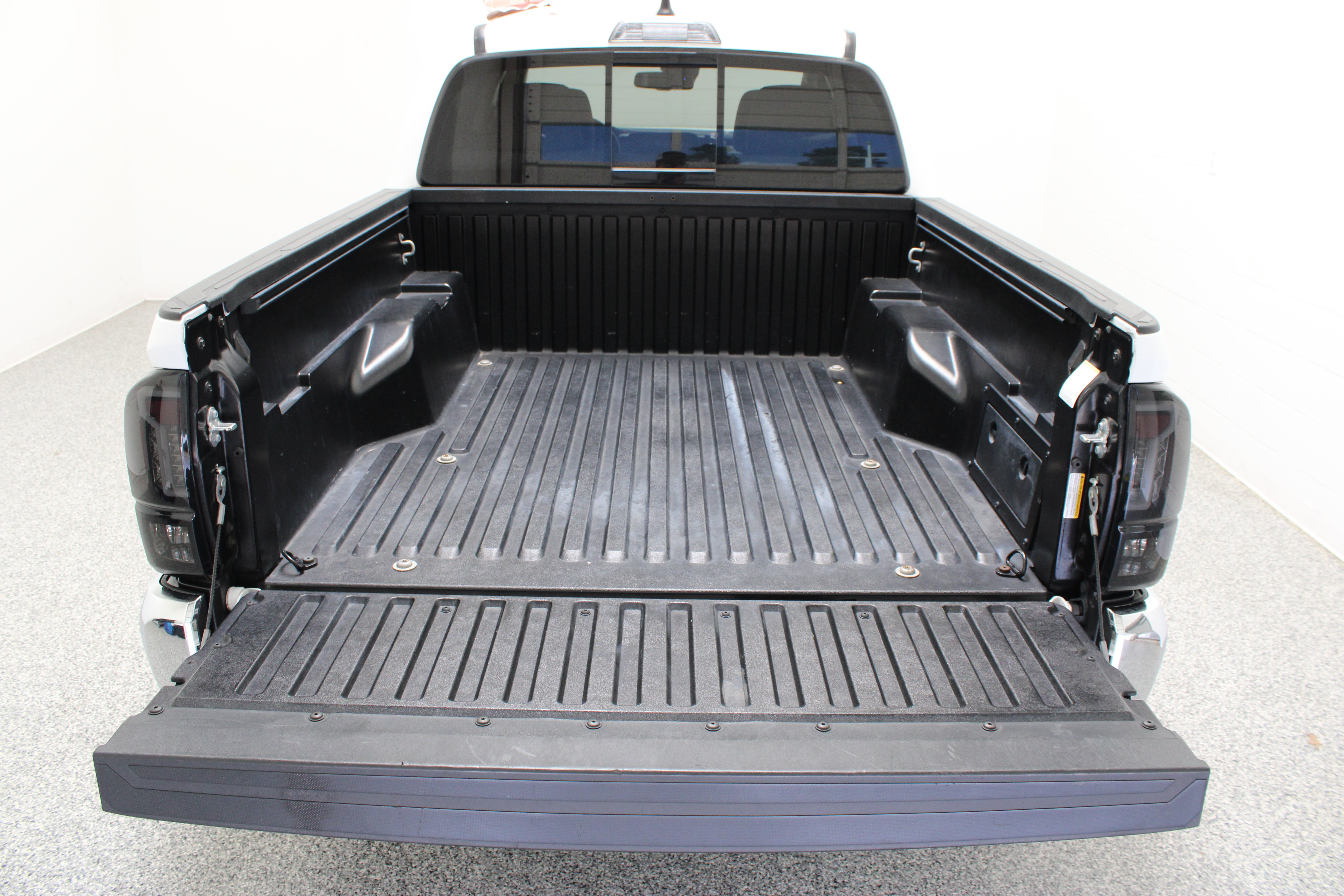 Used 2023 Toyota Tacoma SR5 RWD image 30