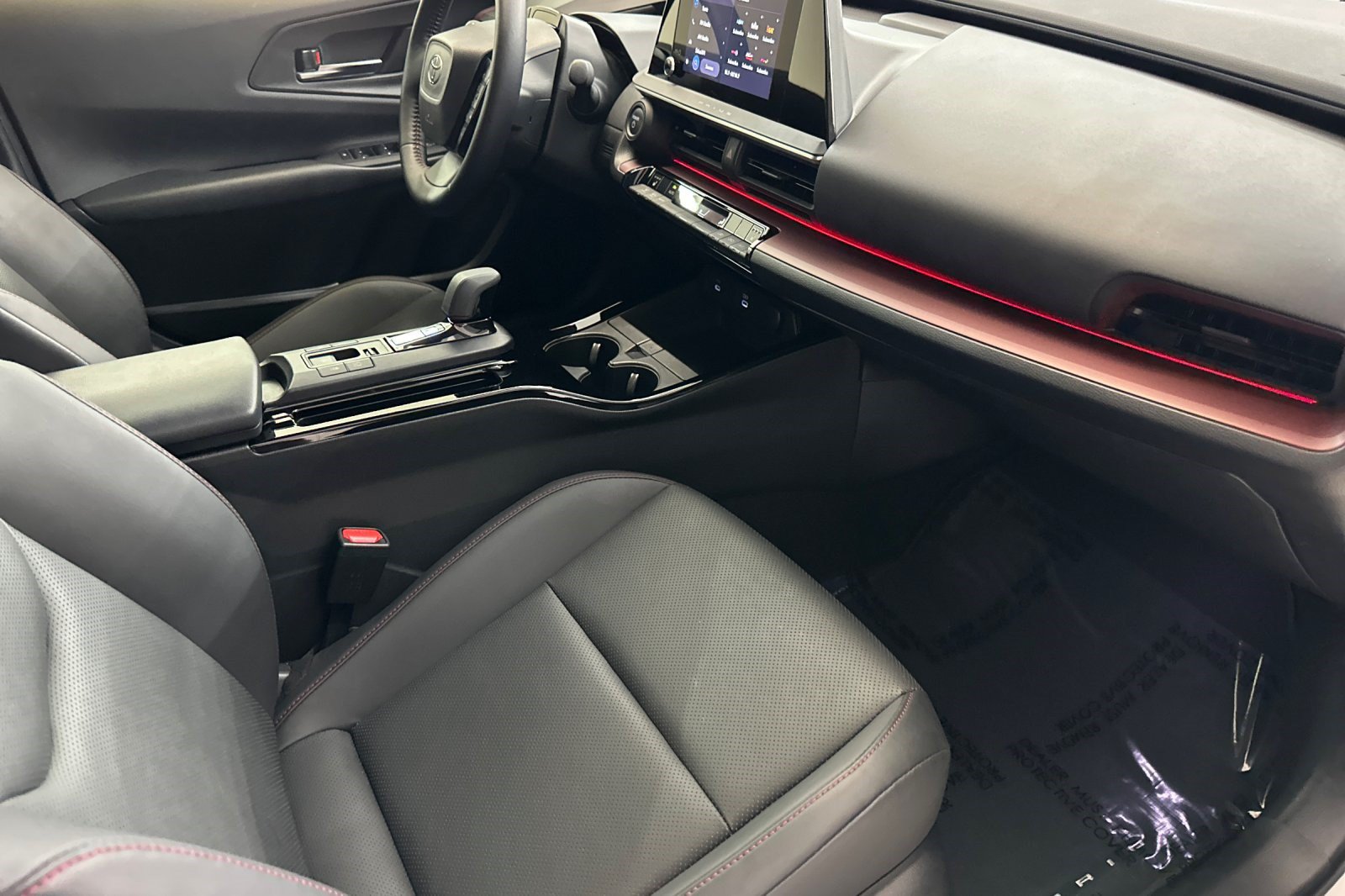 Used 2024 Toyota Prius Prime FWD image 33