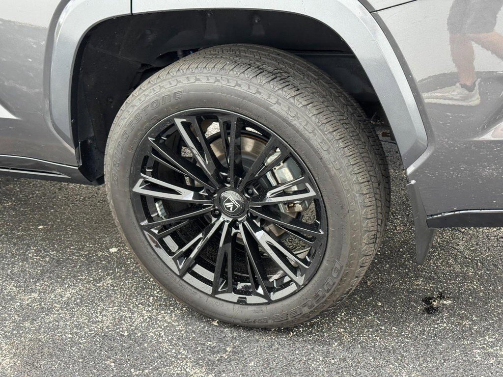 Used 2024 Toyota Sequoia Capstone image 5