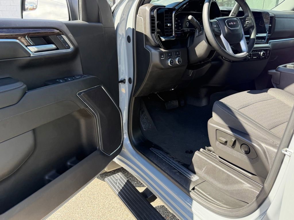 Used 2024 GMC Sierra 1500 Elevation image 18