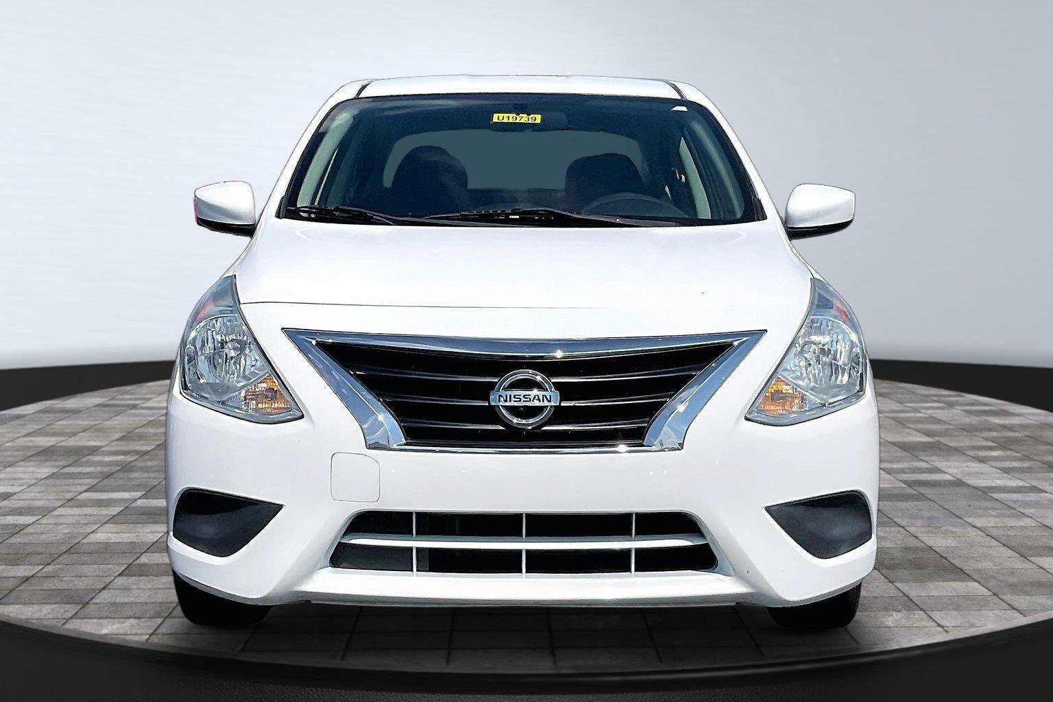 Used 2019 Nissan Versa S Plus FWD image 2