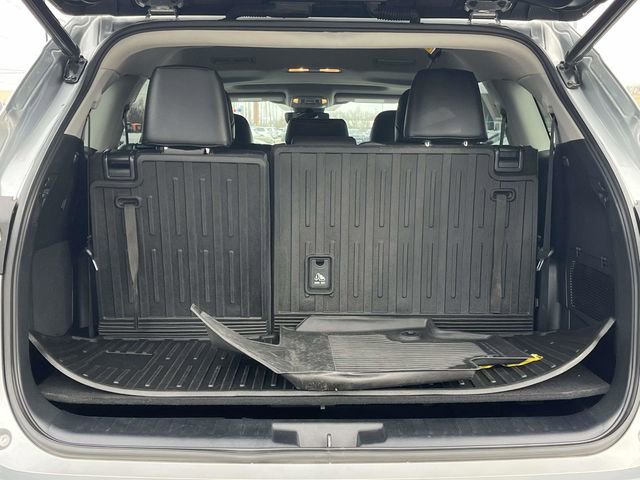 Used 2021 Toyota Highlander Limited image 22