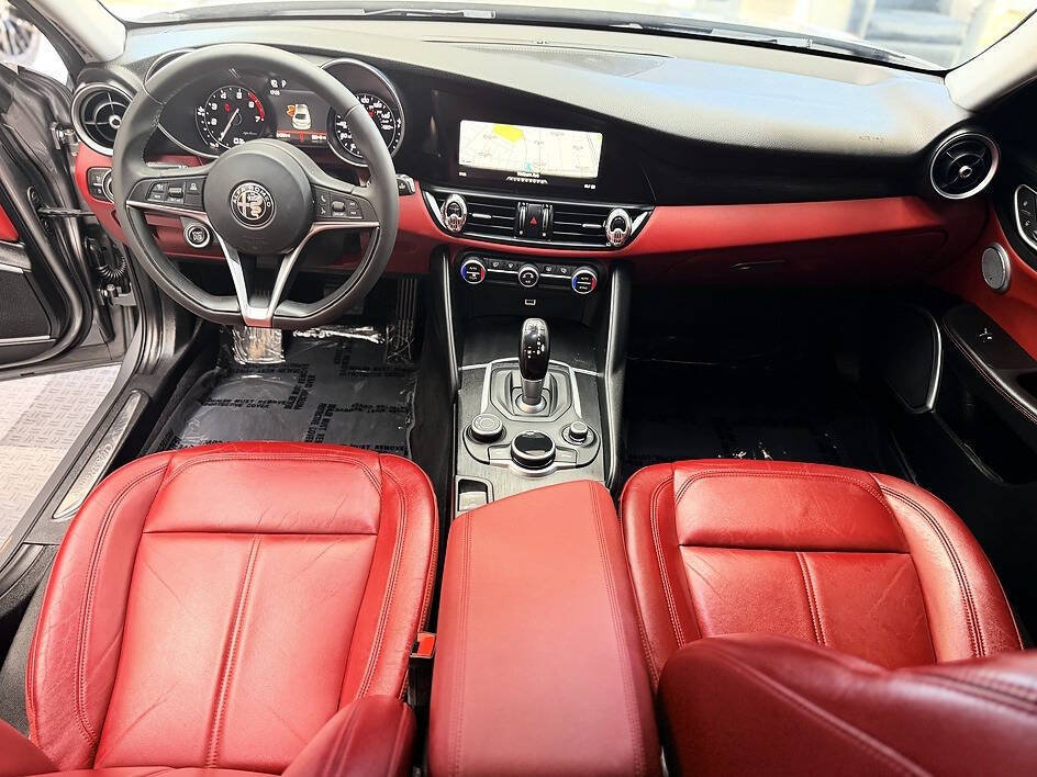 Used 2018 Alfa Romeo Giulia RWD image 6