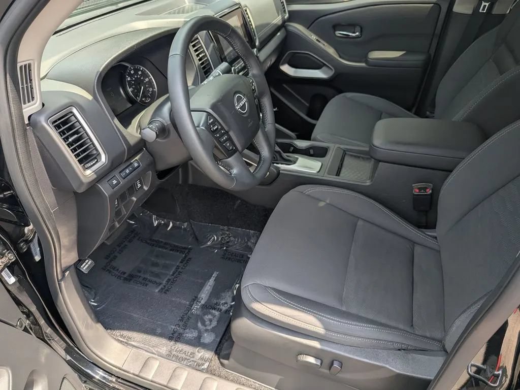 Certified 2024 Nissan Frontier SV w/ SV Convenience Package RWD image 9
