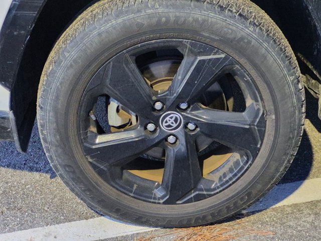 Used 2021 Toyota RAV4 XSE w/ XSE Grade Weather Package AWD/4WD image 14