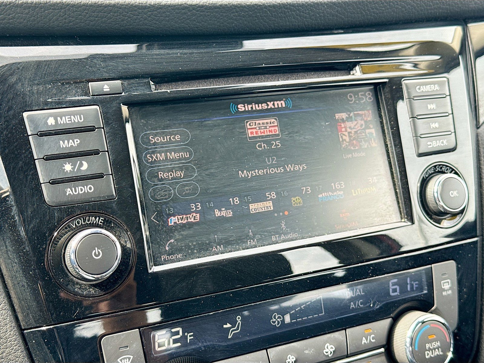 Used 2022 Nissan Rogue Sport SL FWD image 15