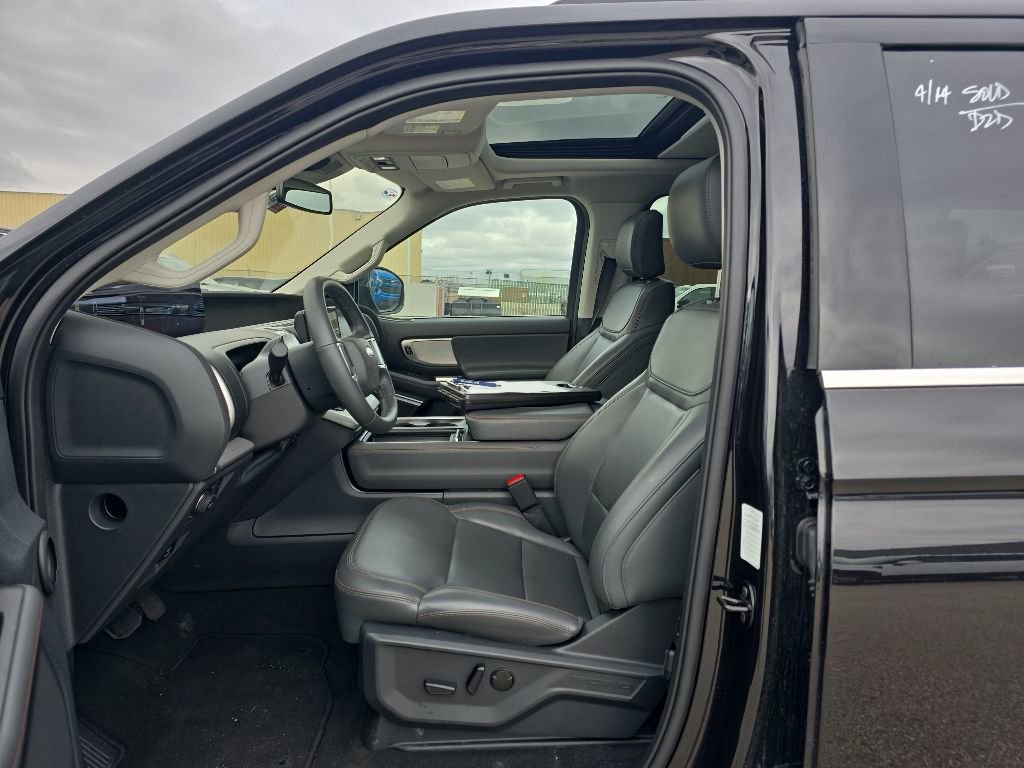 Used 2025 Ford Expedition Max Active AWD/4WD image 11