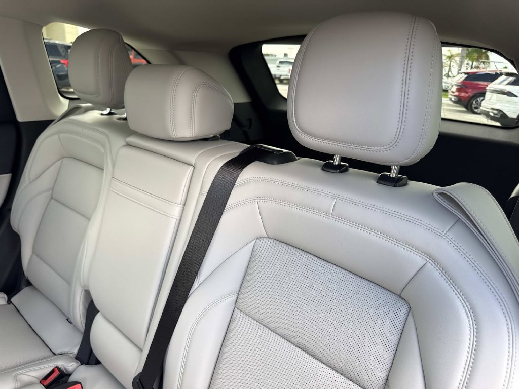 New 2026 Lincoln Nautilus Premier AWD/4WD image 14