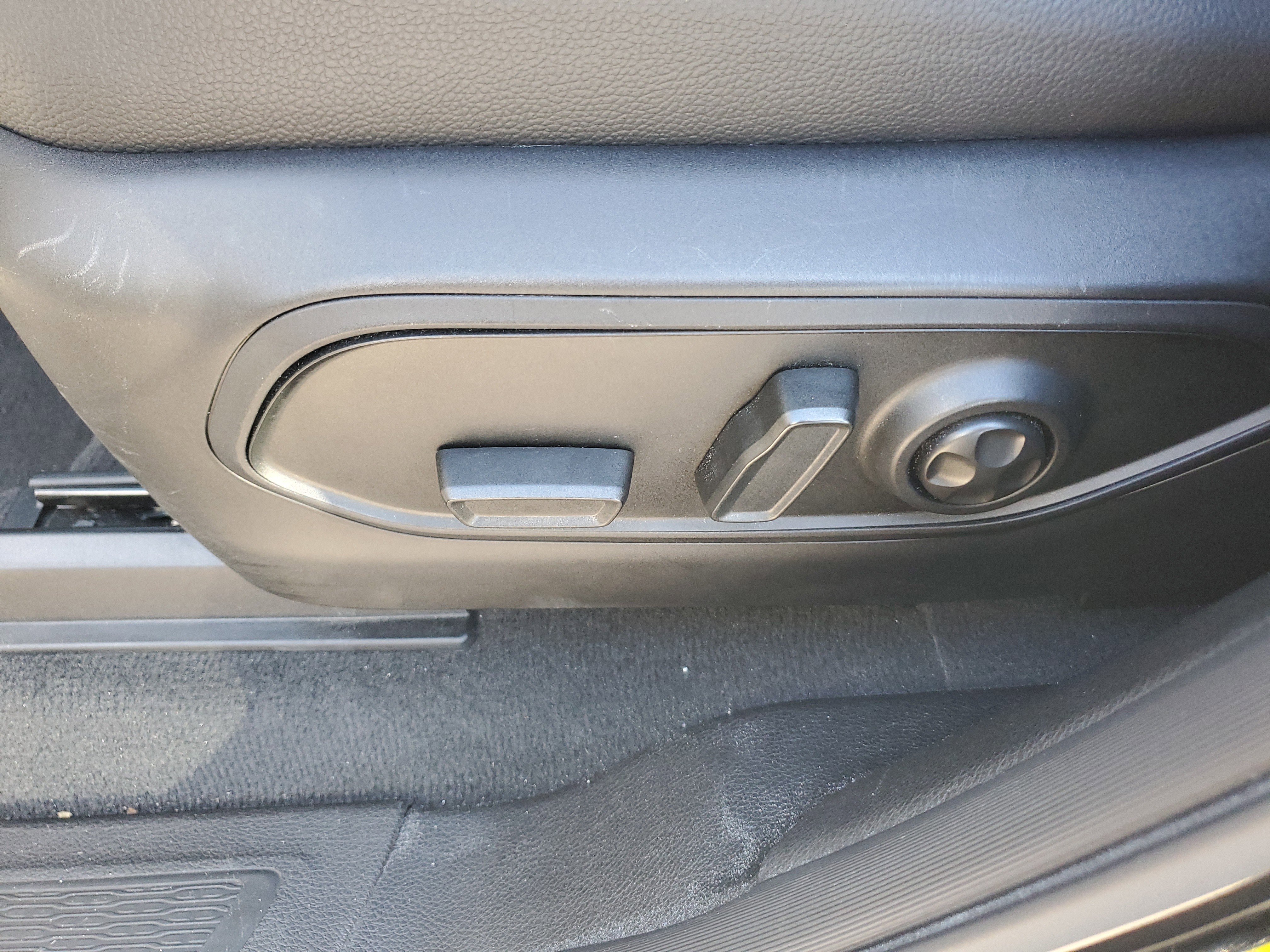 Used 2023 Jeep Grand Cherokee L Laredo image 31