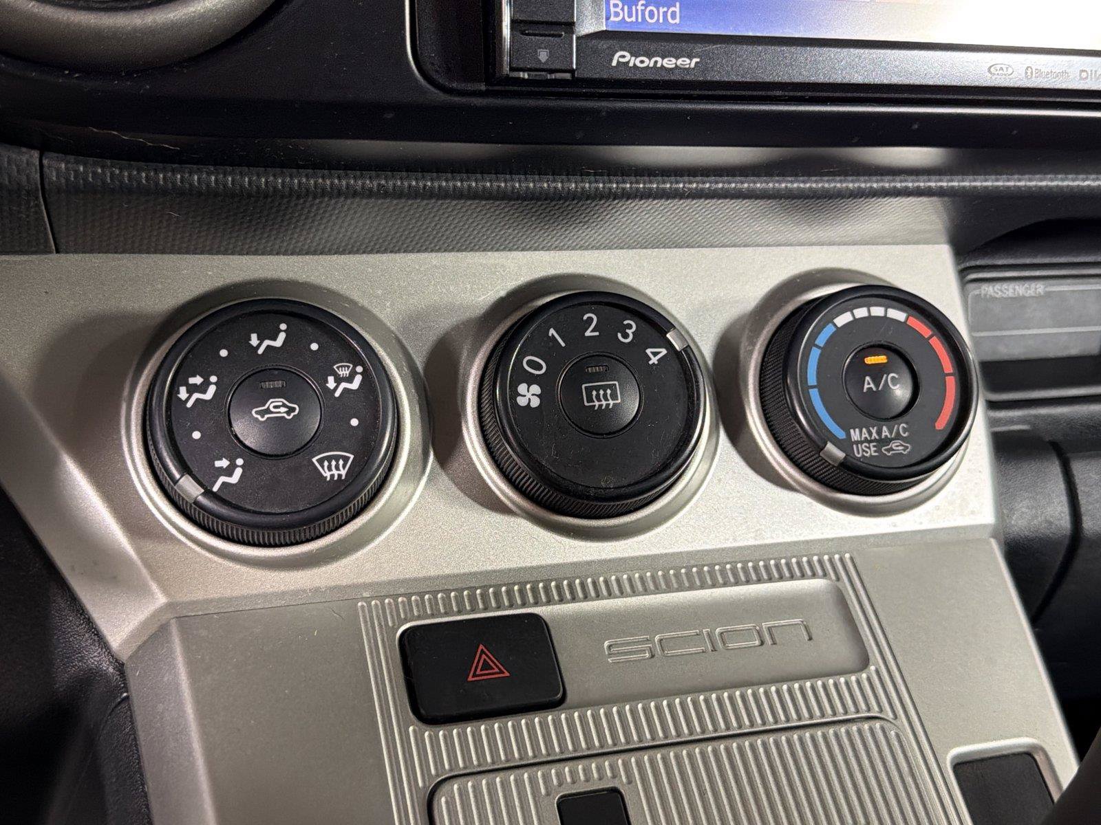 Used 2009 Scion xB FWD image 27
