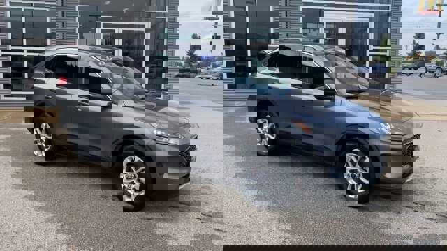 Certified 2022 Ford Escape SE w/ Cold Weather Package image 3