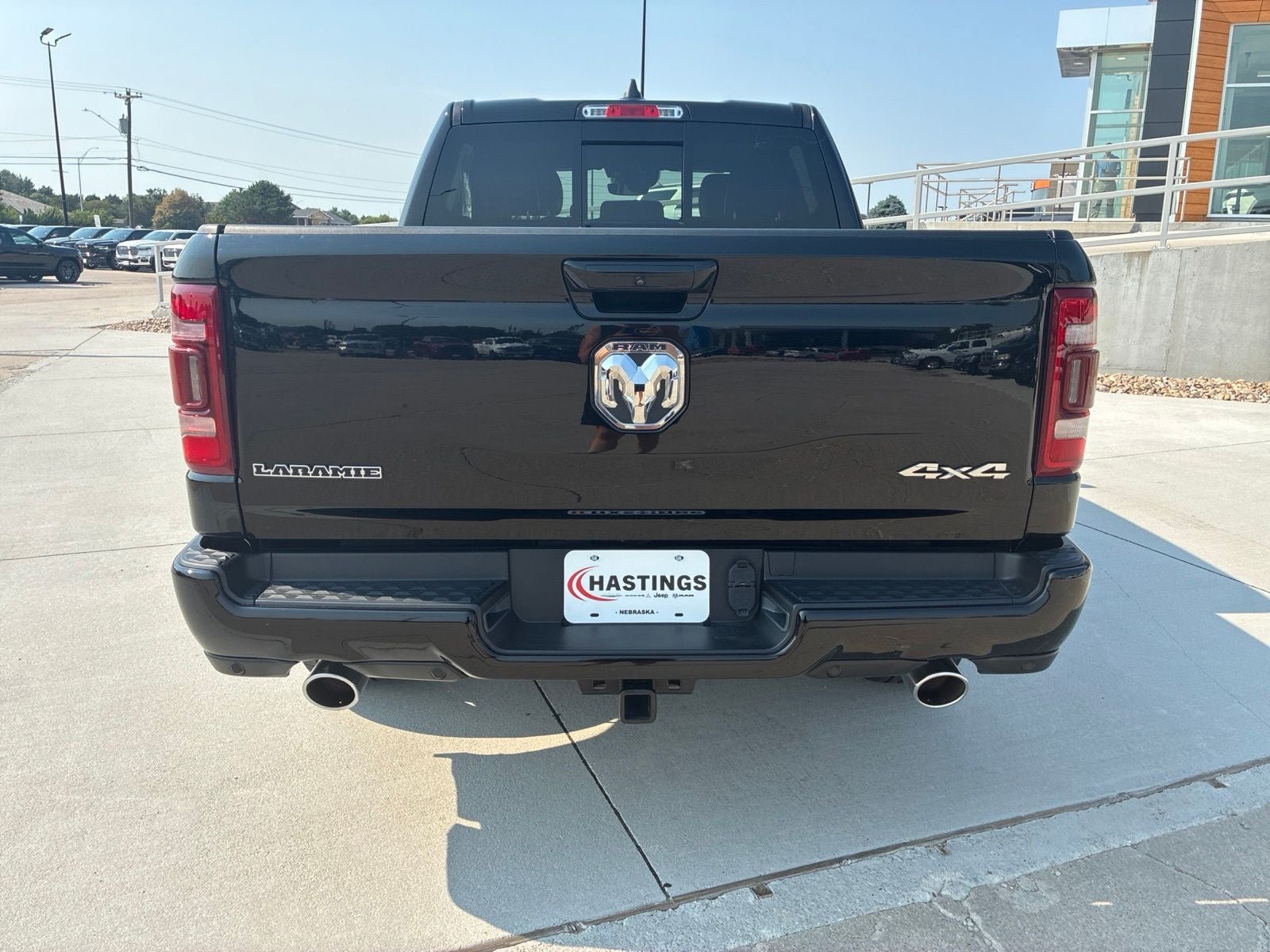 Used 2023 RAM 1500 Laramie AWD/4WD image 4