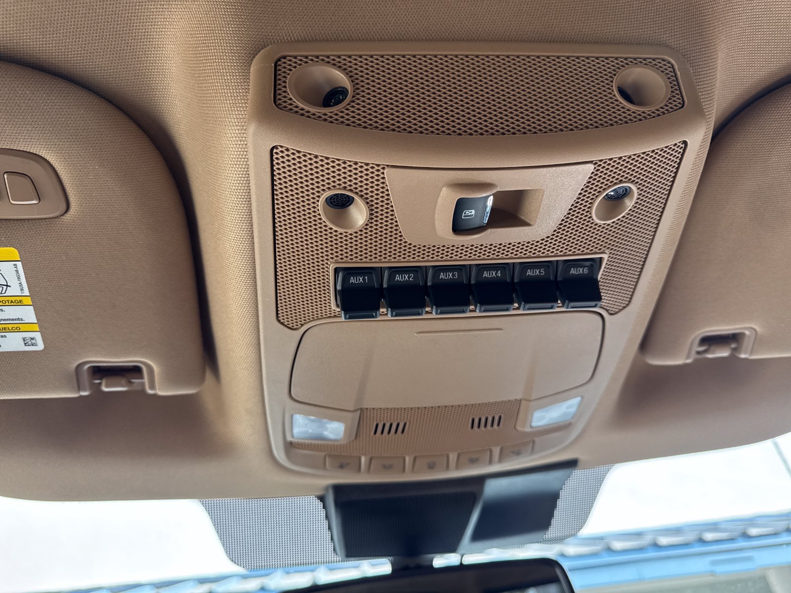 Used 2022 Ford F350 Lariat w/ Tremor Off-Road Package AWD/4WD image 21