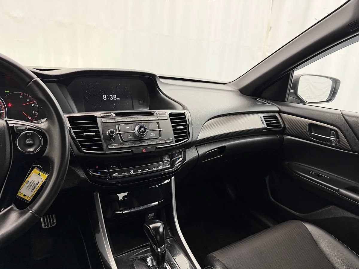 Used 2016 Honda Accord Sport image 14