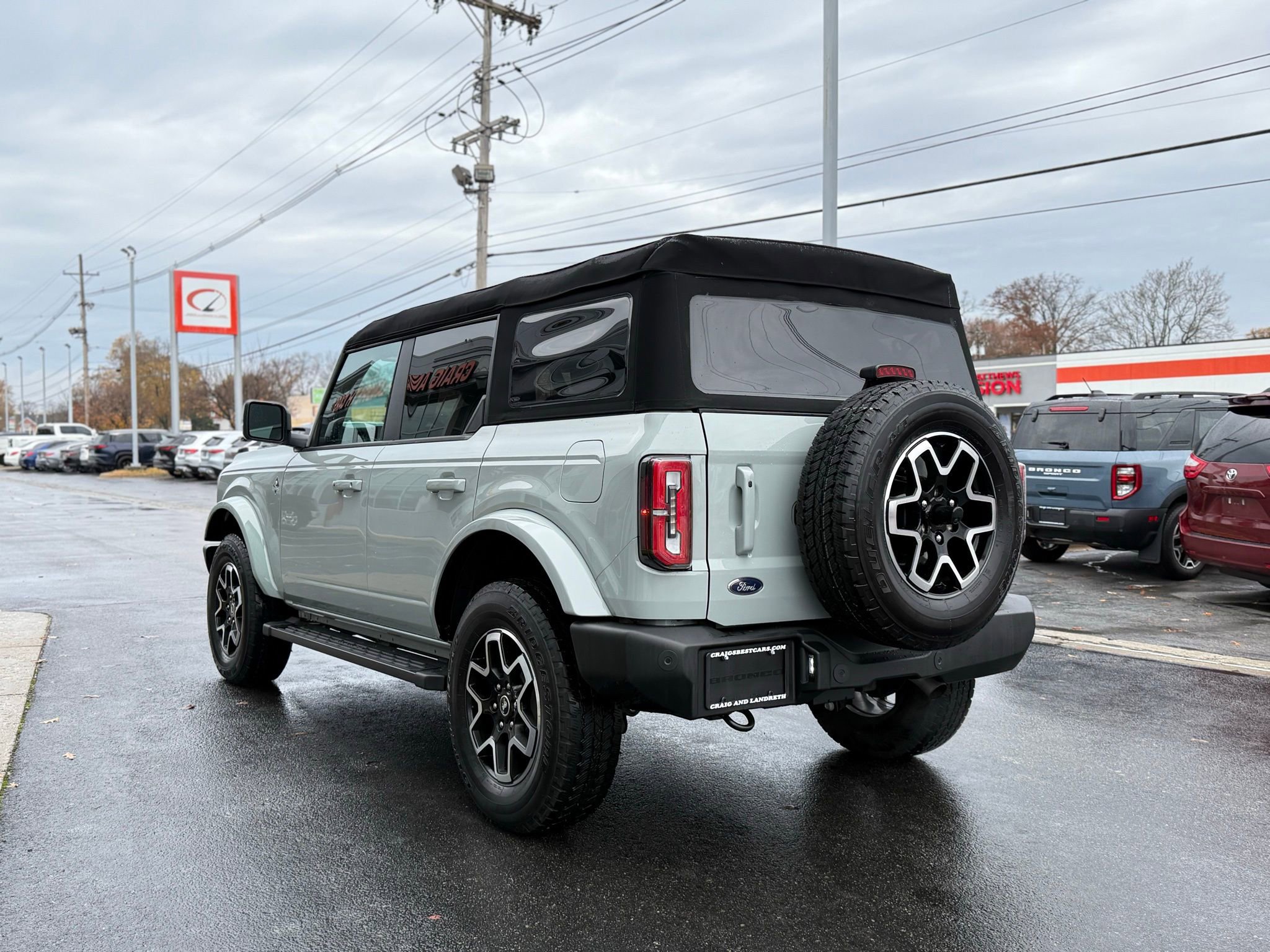 Used 2024 Ford Bronco Outer Banks image 3