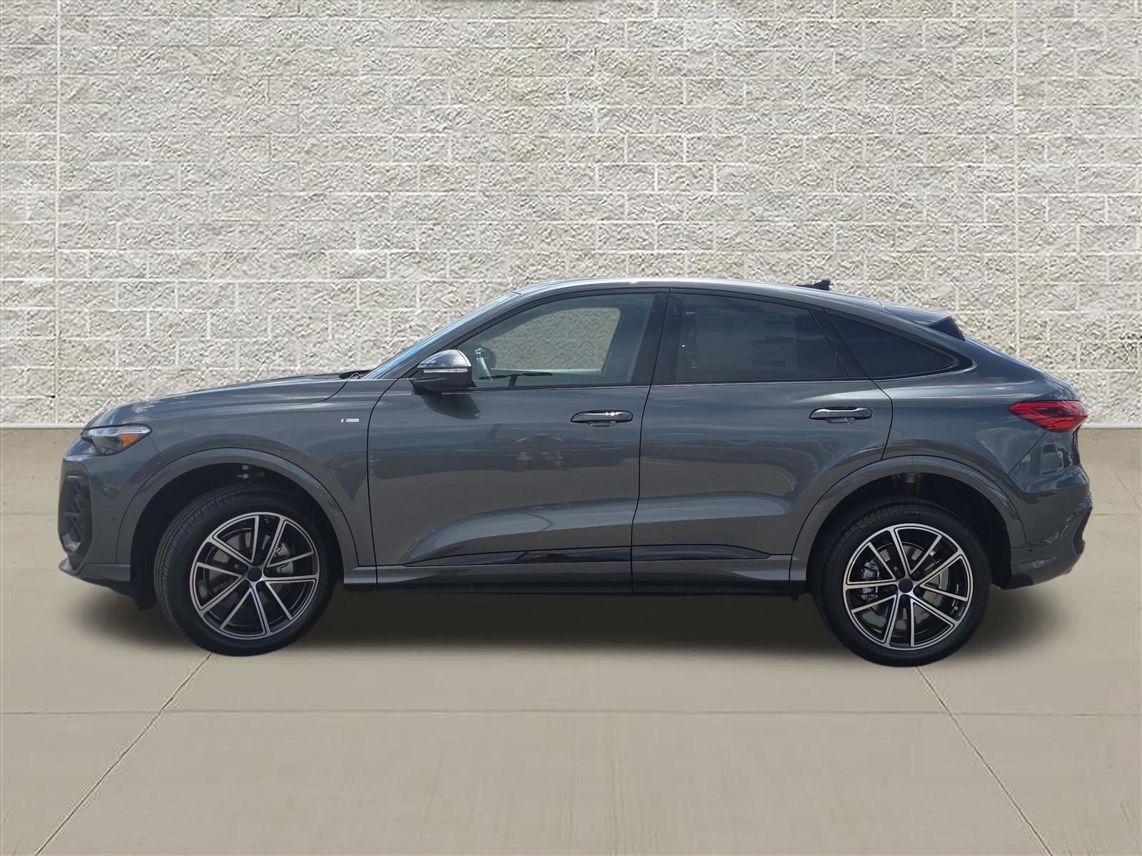 New 2026 Audi Q5 Premium Plus AWD/4WD image 4