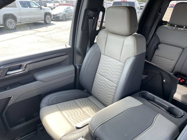 New 2026 Chevrolet Silverado 2500 ZR2 w/ LPO, Dark Essentials Package AWD/4WD image 24