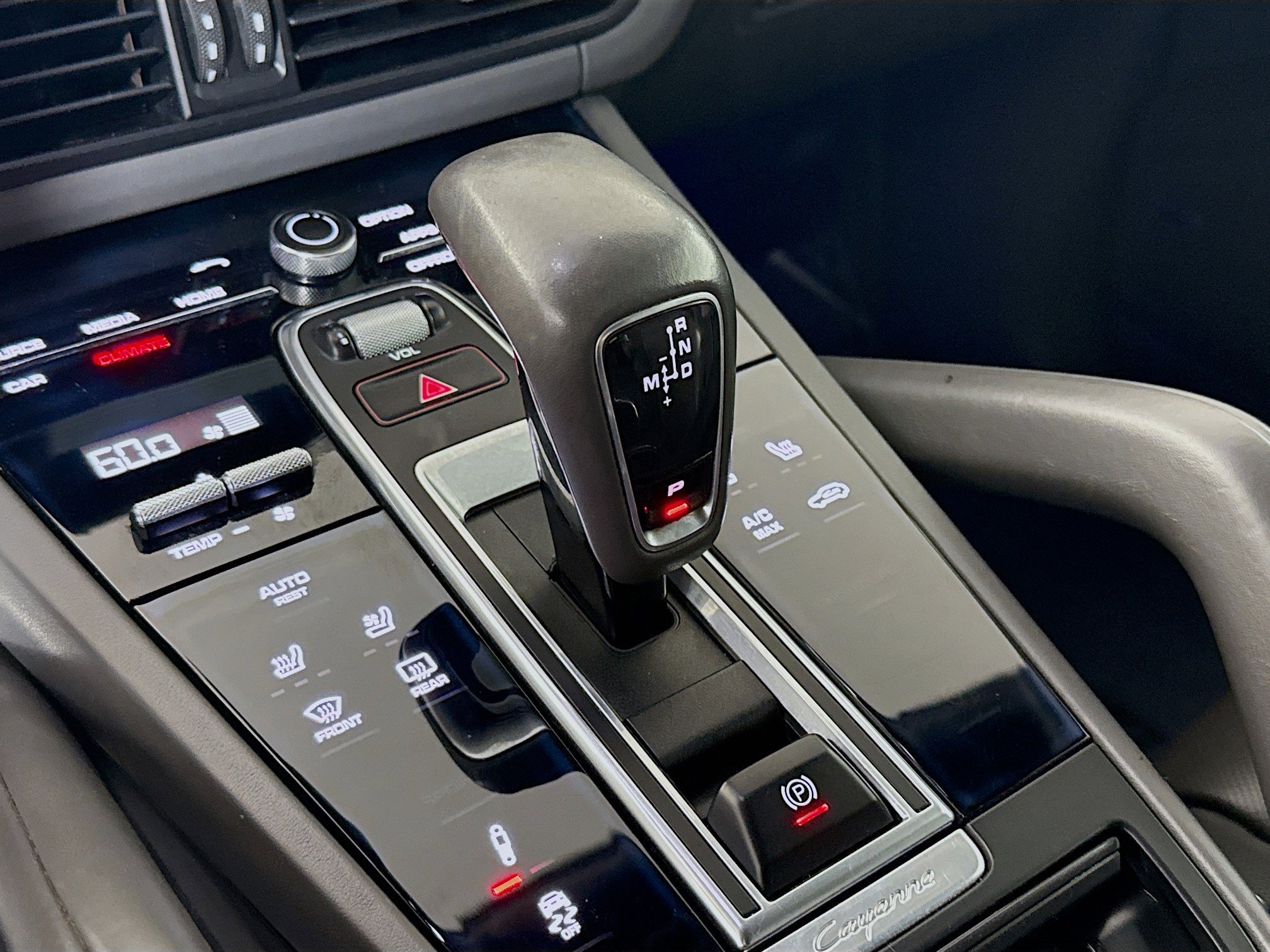 Used 2019 Porsche Cayenne Turbo image 18