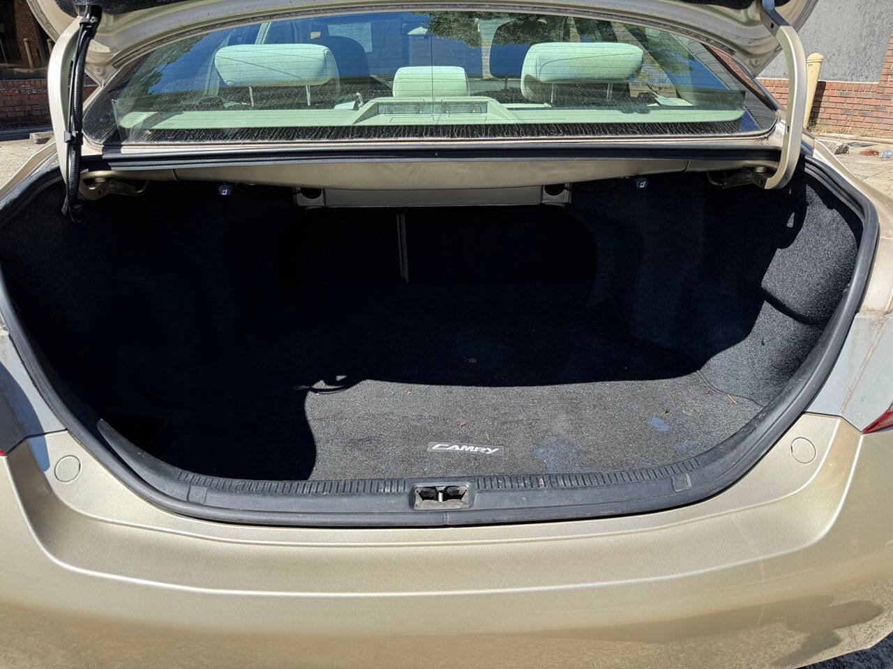 Used 2011 Toyota Camry LE w/ LE Extra-Value Pkg FWD image 12