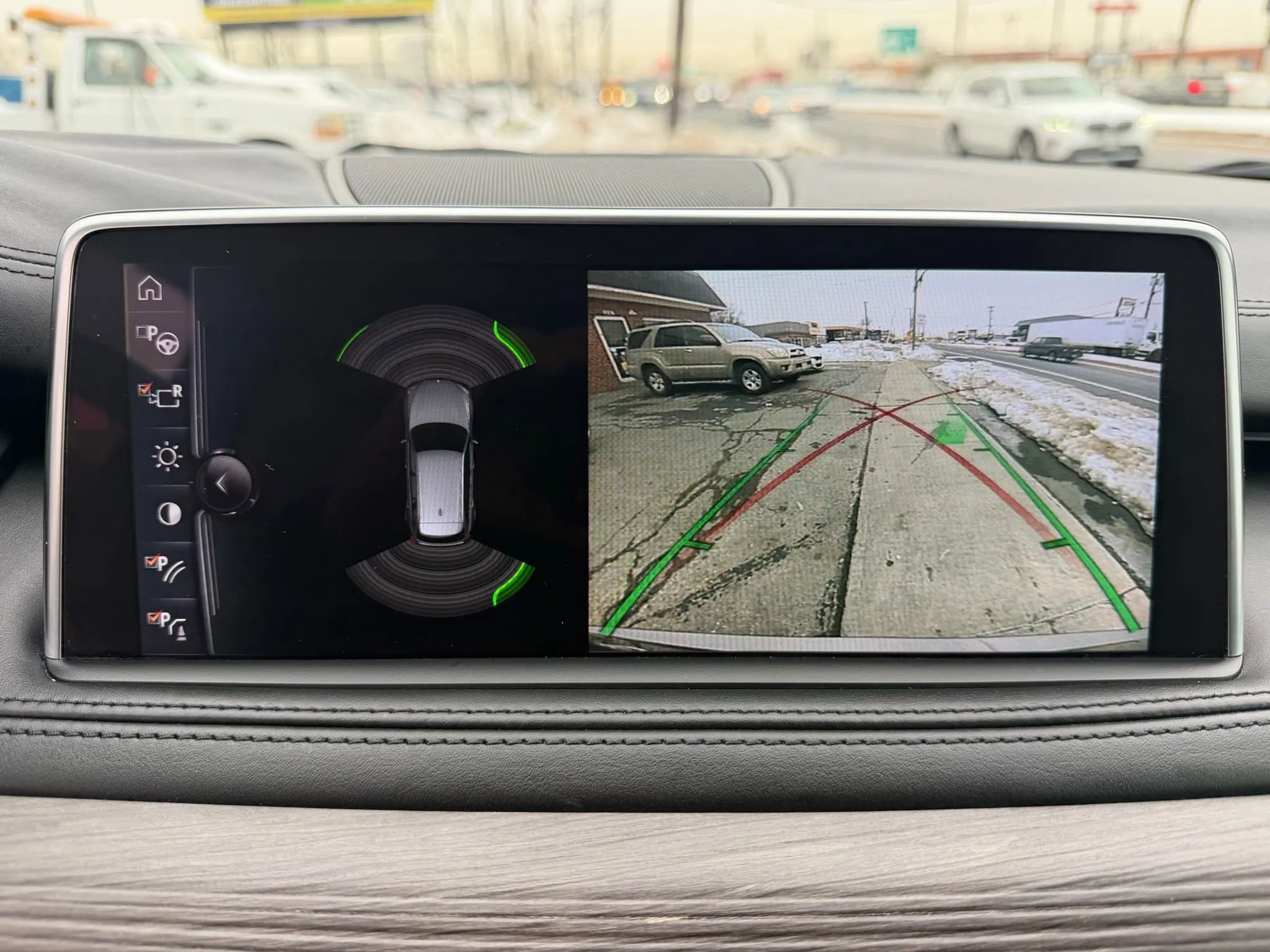 Used 2017 BMW X5 xDrive50i AWD/4WD image 28