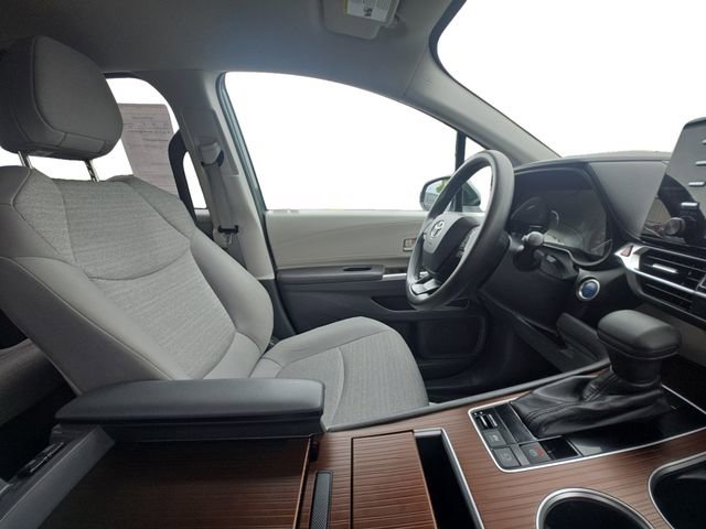 Used 2022 Toyota Sienna LE AWD/4WD image 15