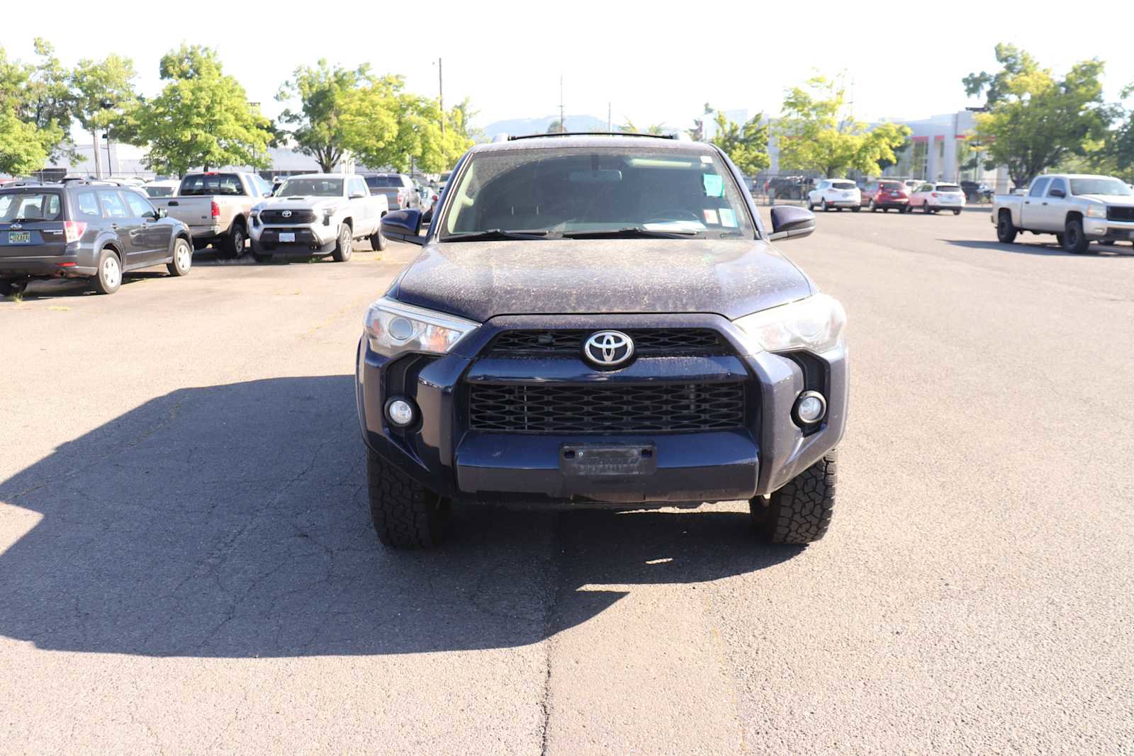 Used 2018 Toyota 4Runner SR5 AWD/4WD image 2