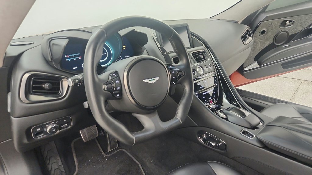 Used 2020 Aston Martin DBS Superleggera RWD image 29