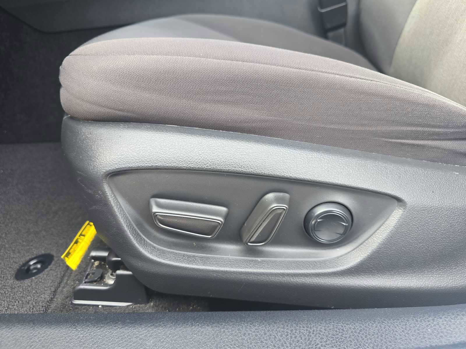 Used 2022 Toyota Camry LE FWD image 15
