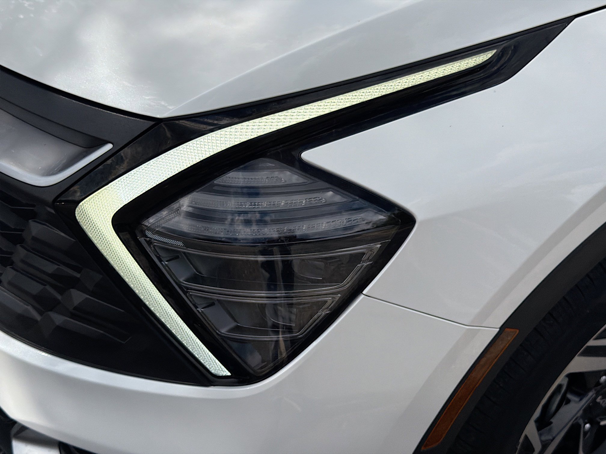 Used 2024 Kia Sportage LX image 9