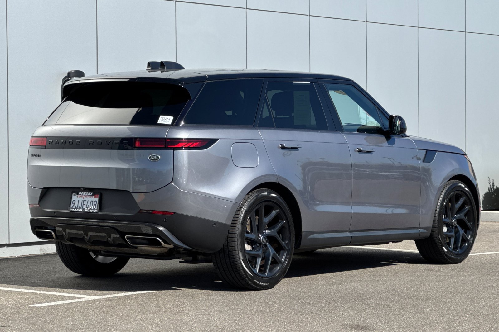 Used 2023 Land Rover Range Rover Sport SE AWD/4WD image 5