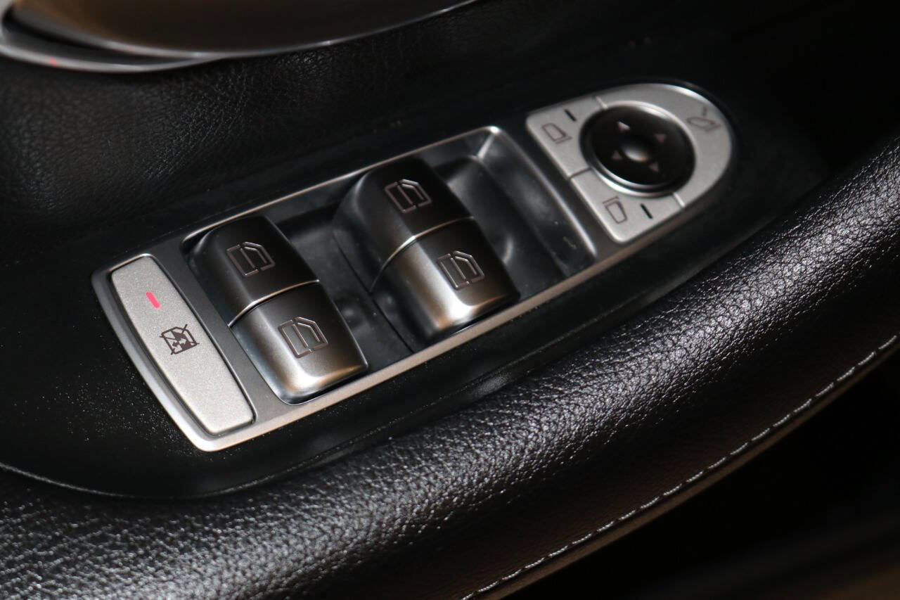 Used 2020 Mercedes-Benz E 350 Sedan image 60